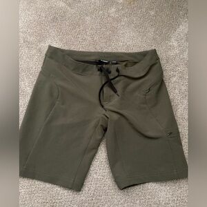 Like New - perfect Eastern Mountain Sports ladies shorts- dark taupe